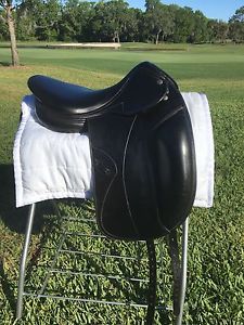 Amerigo Pinerolo Dressage Saddle, 17.5, medium wide fitting