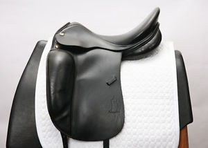 USED PRESTIGE 2000D 17 32 (NM) BLACK DRESSAGE SADDLE