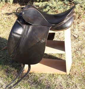 18" Stubben Tristan D 29.5 cm medium narrow , black dressage(english) saddle