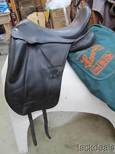 Hennig Custom Dressage Saddle 17" Gorgeous Gold Piping MINT Lightly Used
