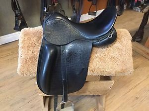 County Fusion Dressage Saddle 17"