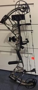 New  Bear Archery Moment 55-70# RH Compound Bow all Camo in Color