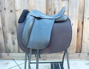 Patrick Saddlery Minx Dressage Saddle 17.5" Medium-wide