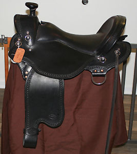 Lightweight Wade Saddle 17" Seat, Baties FQH, 7 1/2" Gullet, Black, 25 lbs.