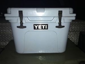 Blue Yeti Cooler 20 qt