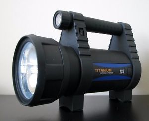 Titanium Innovations L35 HID Spotlight (including spare battery) – 3,500 Lumens