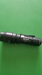Surefire  e1b backup Conpact dual output led flashlight