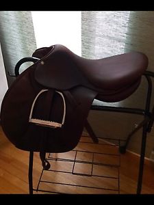 Butet Close Contact English Saddle 16 inch Excellent Condition