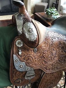 Western show saddle by Dale Chavez