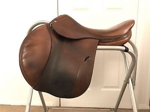 antares saddle 17.5 With Matching Antares Leathers 54"