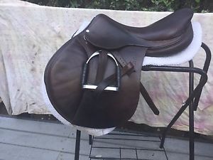 17.5" Antares Contact AO13ALM10 Grain/bufalo, Antares girth/leathers/breastplate