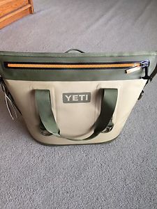 YETI Hopper Two 20 Tan