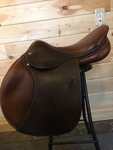 17.5" Amerigo Farouche jumping saddle