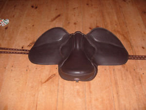 Heather Moffett Enlightened Equitation Soft-tree Treeless Dressage Saddle