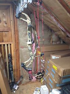 New PSE Carbon Air, 54-70 lbs, 24.5-30.5 inch draw camo