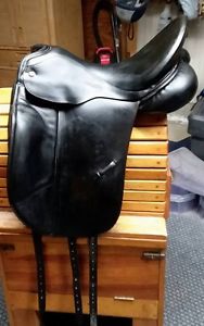 Albion SLK Hoop Tree 17.5 inches Wide Saddle