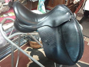 Custom Saddlery Revolution, 17 1/2