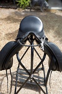 Hennig Dressage Saddles SOFA  Black /Medium-Wide Tree /17" Seat