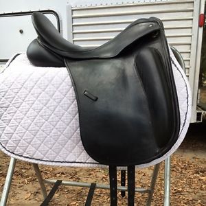 17" County Perfection Black English Dressage Saddle, WXW