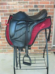 Sensation Dressage Trail Treeless Endurance Saddle Pad Leathers Stirrups