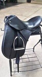 Schleese Heiki Kemmer Dressage Saddle, 17" Seat, Size 2 Tree-Used