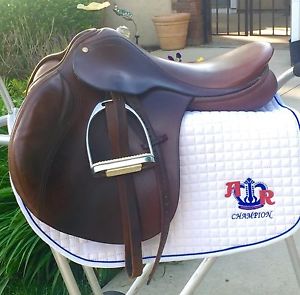 County Conquest Jumping Saddle 17.5" Narrow Tree By County Saddlery