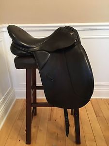 16.5 Collegiate Dressage Saddle