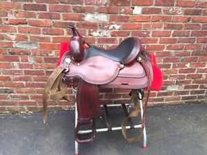 horse saddle 16 inch Circle Y Flex-Lite western saddle with pad
