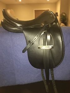 17.5" Stubben Genesis D Dressage Saddle