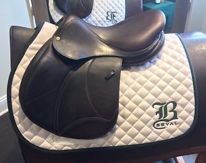 16.5 (1A Flap) Voltaire Palm Beach Saddle, Near Demo Condition. Med/ Wide Tree