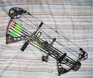 MATTHEWS REEZEN SE4 CAMO RH 28" 70 LB. COMPOUND BOW - LOADED!