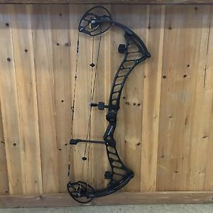 Bowtech Prodigy RH Black 25-30.5" Draw 60-70 Pounds