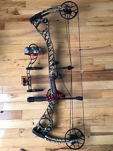Matthews No Cam HTR w/ accessories. Rt Handed. 28.5" draw. 60-70lb draw weight.