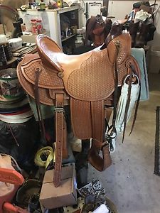 Saddlesmith of Texas Old Timer Saddle 16 inch seat only ridden twice