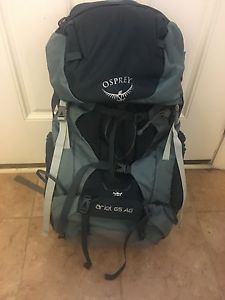 Osprey Ariel 65 AG 2017 (w/ water bladder) BNWT size small