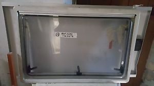 28 FINESTRA VETRO RICAMBI CAMPER CARAVAN ROULOTTE NUOVA 900x600 completa