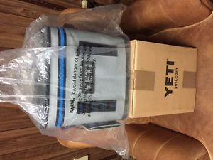 YETI HOPPER FLIP