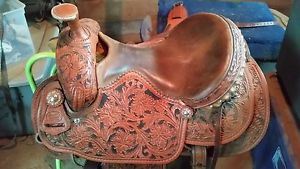 Courts 15" tooled roping saddle