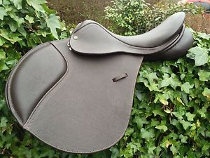 100% ENGLISH JUMPING/EVENT/DRESSAGE AP SADDLE CUSTOM MADE 2 MEASURE IN ENGLAND