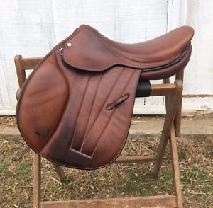 Colbert Brothers 17 Inch Close Contact Hunter / Jumper Saddle - Calfskin Leather