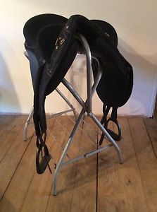 Wintec Pro Stock CS Australian Saddle with Cair  Barely Used