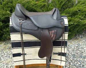 Black Forest Treeless Saddle