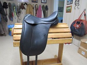 Schleese Dressage Saddle  18 1/2"