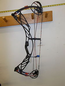 2016 Hoyt Defiant Turbo RH #3 Cam 70# Bare Bow American Heritage