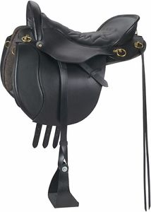 Tucker eqquitation Saddle 16.5 in new like condition