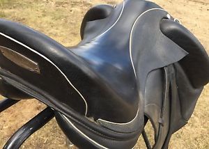 PATRICK SADDLERY 17.5" Dressage Saddle -- FREE SHIPPING