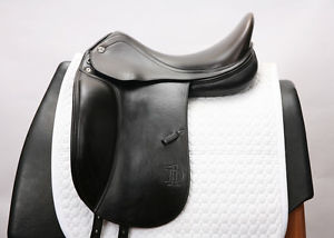USED PRESTIGE D1D 16M BLACK DRESSAGE SADDLE