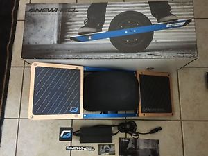 Onewheel only slightly used, adult owned, low miles! In box w/charger! See pics!