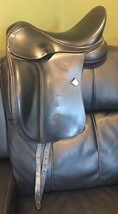 2015 BATES 17" Caprilli Dressage Saddle W/ Gullet System