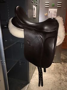 17.5" County Saddlery Perfection Dressage Saddle